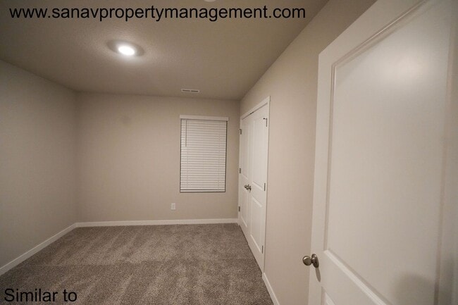 Building Photo - Townhome in Prime Ankeny Location