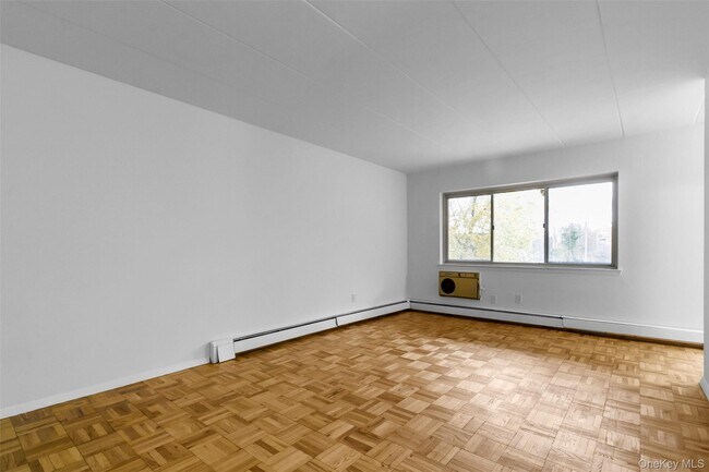 Building Photo - 372 Central Park Ave