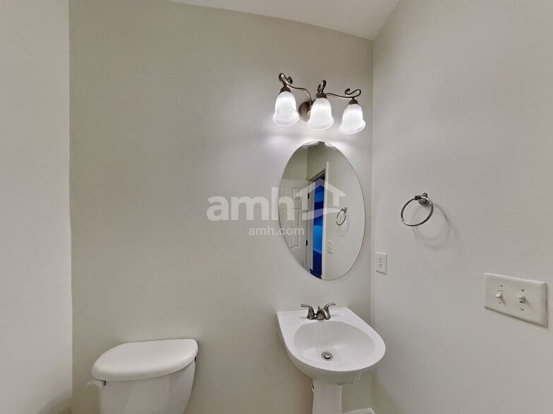 Building Photo - 5818 Parkstone Dr