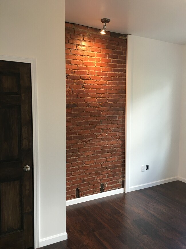 Building Photo - 3306 Iowa St