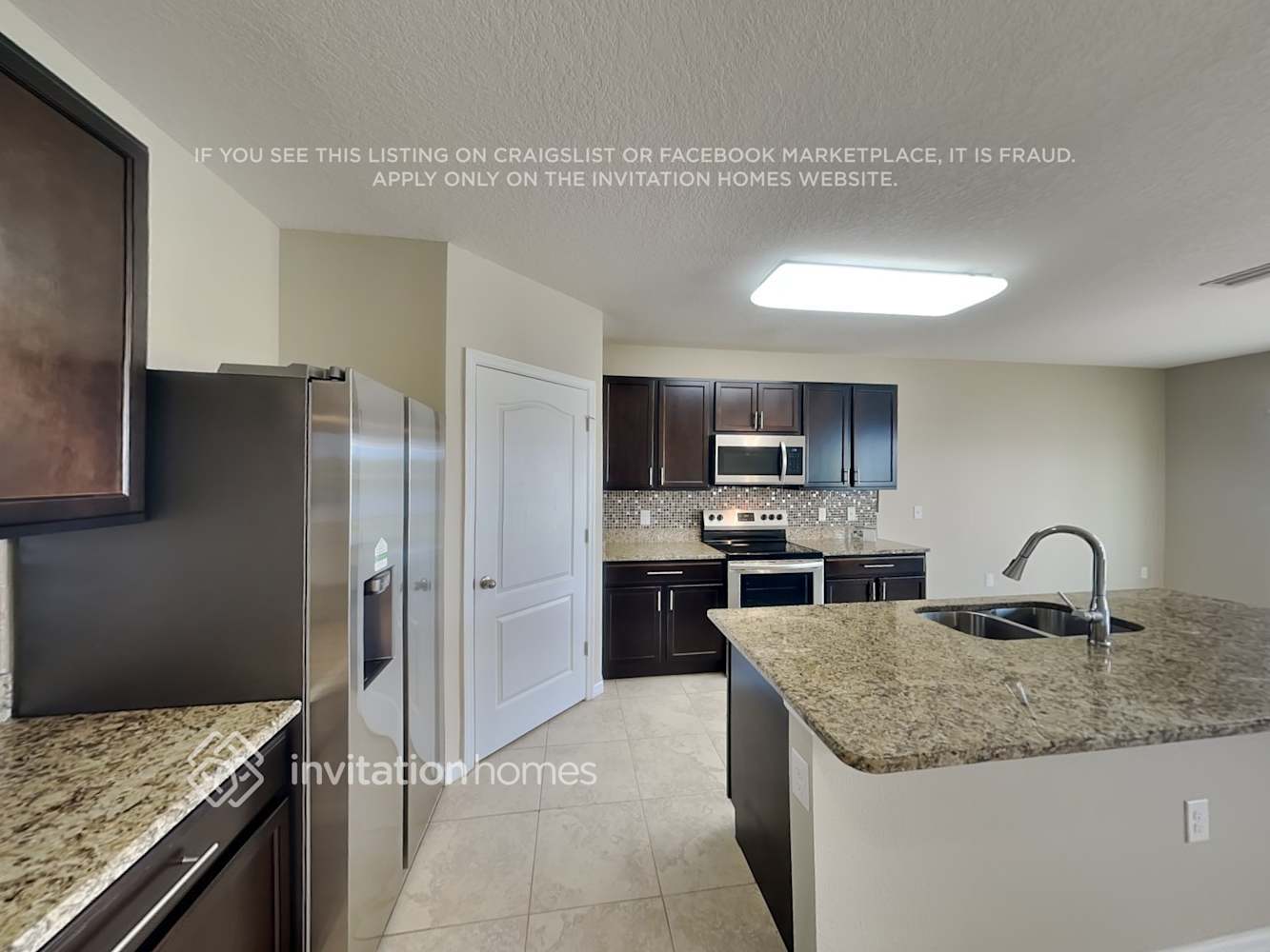 Building Photo - 15749 High Bell Pl