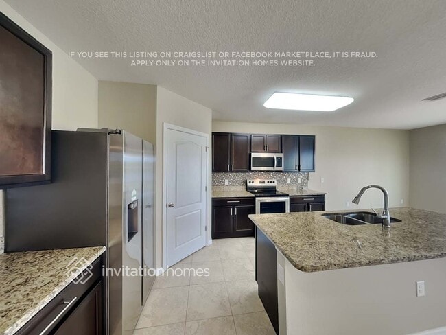 Building Photo - 15749 High Bell Pl