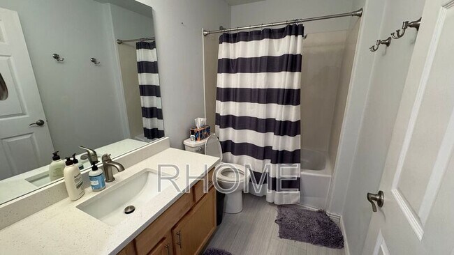 Building Photo - 1617 W Treille Ct