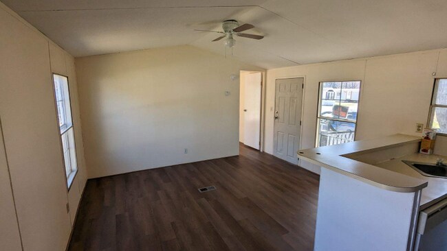 Building Photo - 9 Boulder Dr