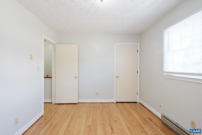 Building Photo - 1406 Chesapeake St