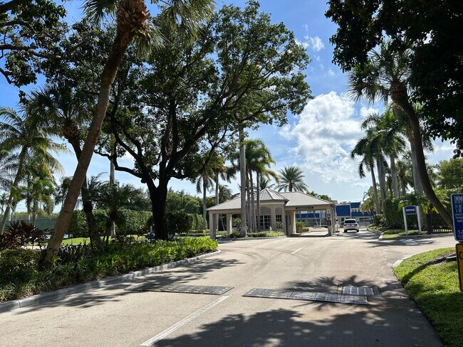 Building Photo - 26 Royal Palm Way