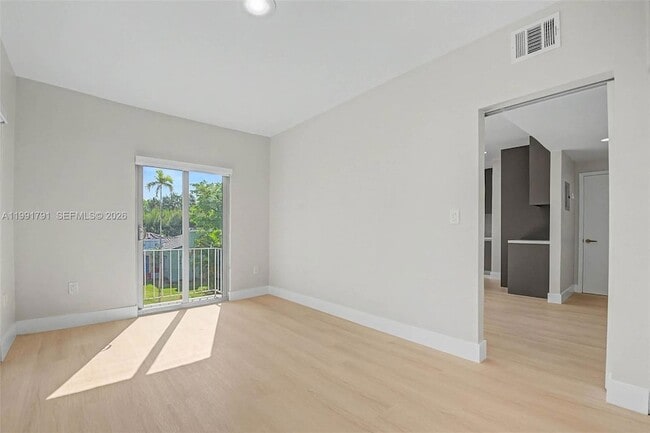 Building Photo - 694 NE 76th St