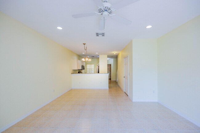 Building Photo - 5441 Via Delray Blvd