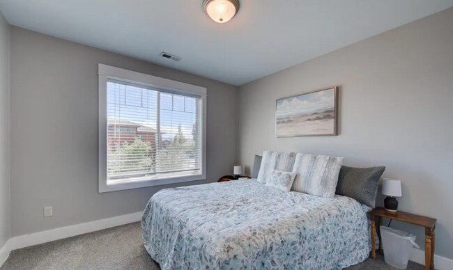 Building Photo - Charming 5-Bedroom Family Home