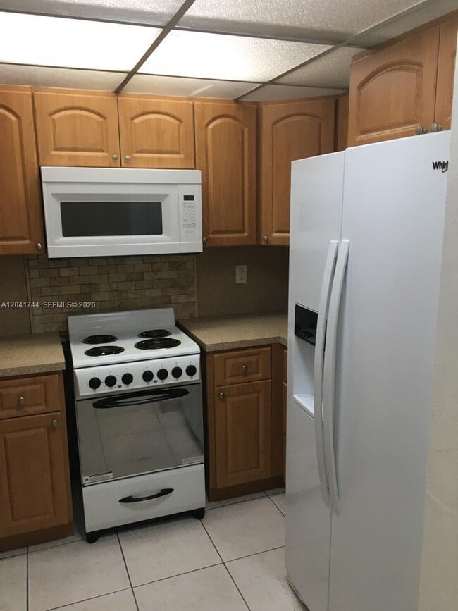 Building Photo - 6930 Miami Gardens Dr