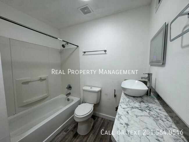 Building Photo - 6017 Mission Hills Ct