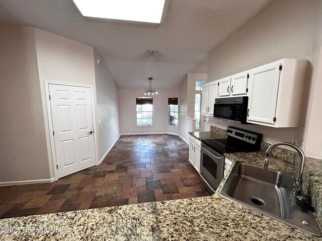 Building Photo - 1449 Blue Heron Ln W
