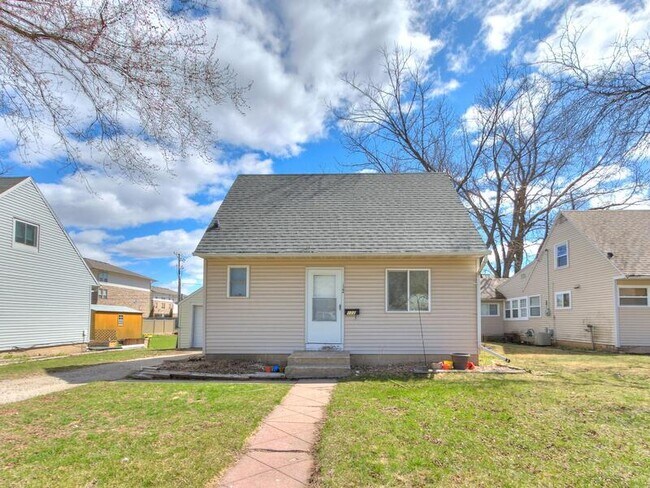 Primary Photo - 122 S Franklin Ave