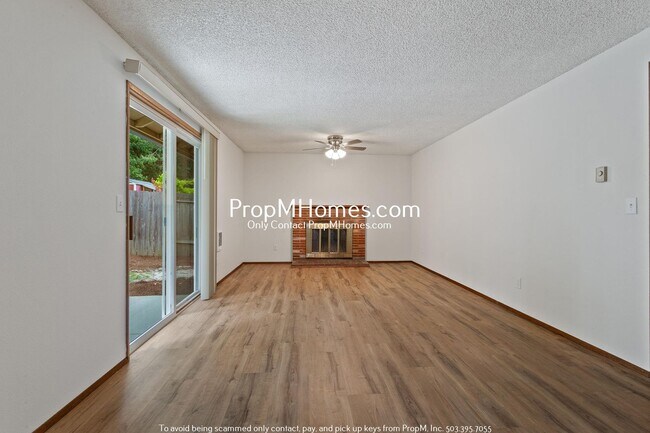 Building Photo - 5870 SW 192nd Ave