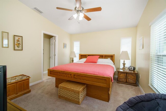 Building Photo - 37146 Highland Bluff Cir