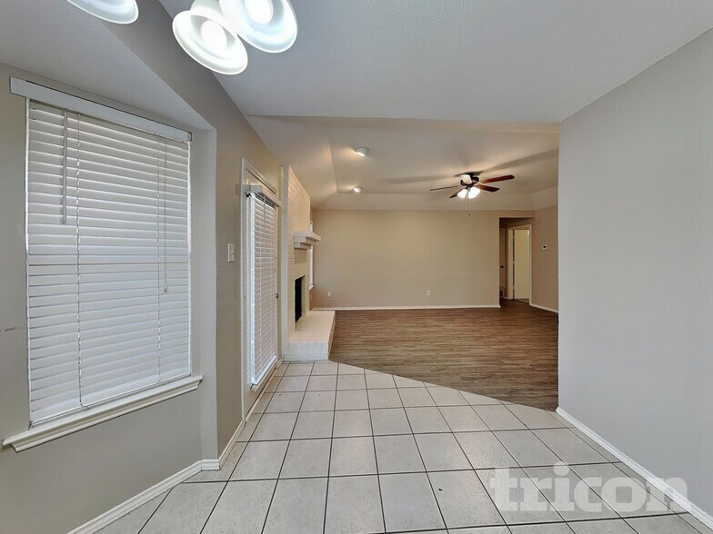 Building Photo - 5708 Woodsetter Ct