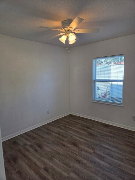 Primary Bedroom - 803 E Hart St