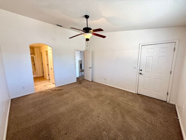 Building Photo - Great 3 bedroom, 2 bathroom home located in a cul-de-sac