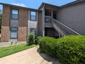 Building Photo - Amazing Round Rock unit