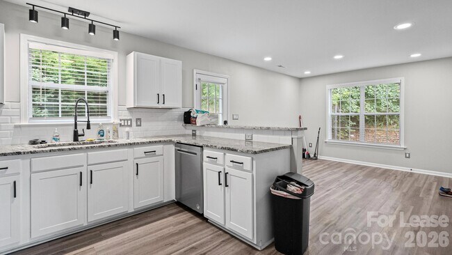 Building Photo - 3320 Whitebridge Ln