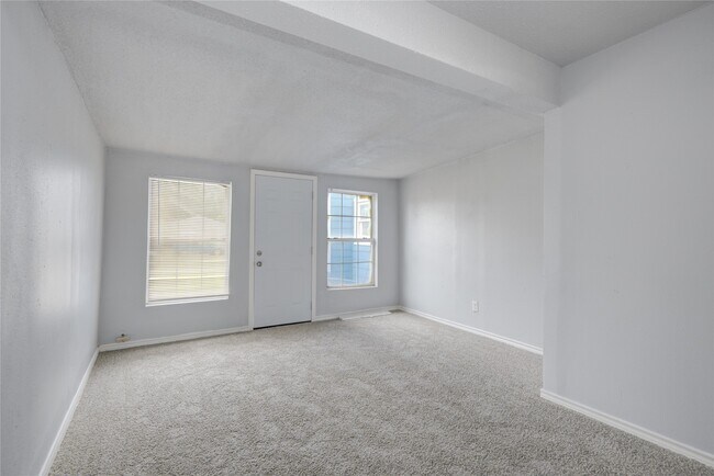 Building Photo - 1427 W 6th St