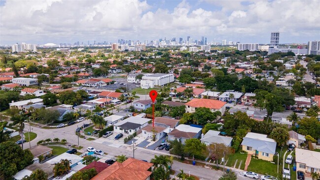 Building Photo - 2761 SW 33rd Ave