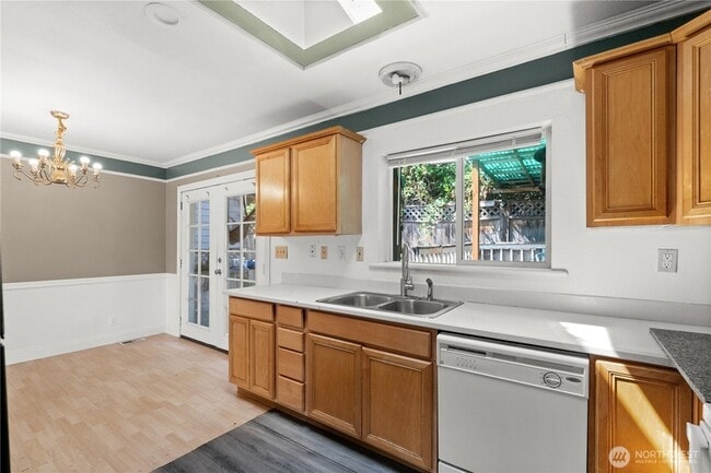 Building Photo - 5039 31st Ave S
