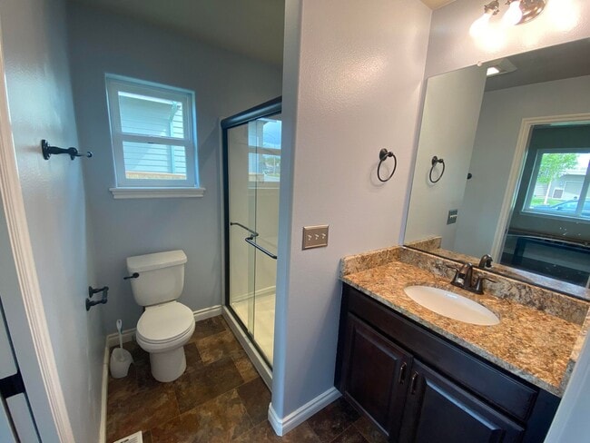 Building Photo - Meticulously well kept 3 bed, 3.5 bath Gov...