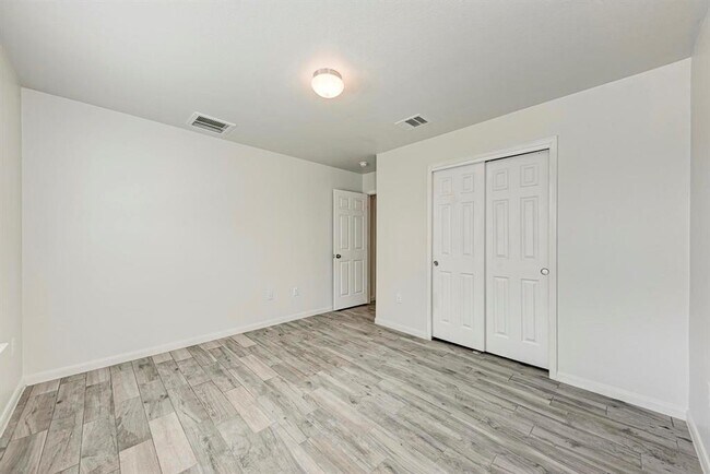 Building Photo - 233 Wallops