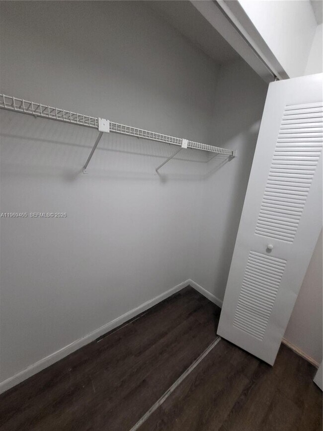 Building Photo - 9921 Nob Hill Ln