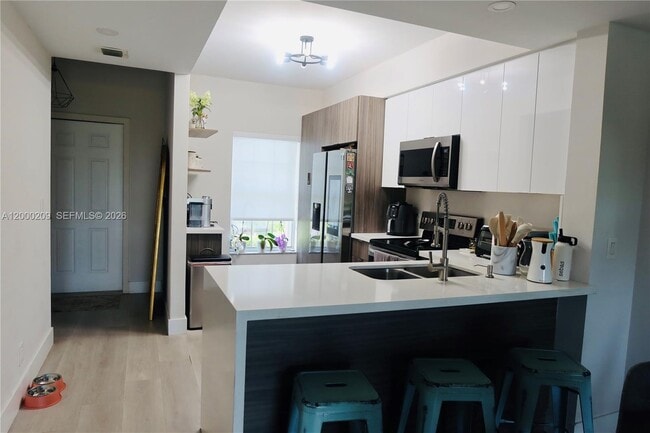 Building Photo - 16755 Hemingway Dr