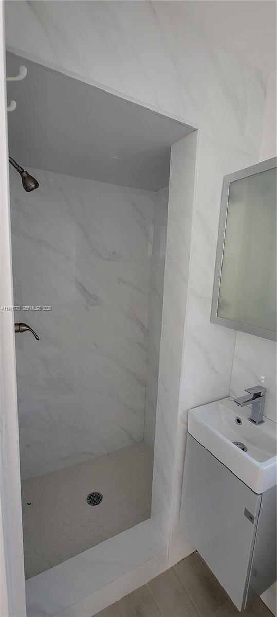 Building Photo - 26 SE 13th Terrace