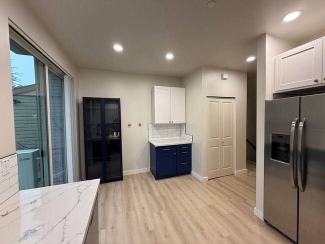 Building Photo - 19102 20th Dr SE