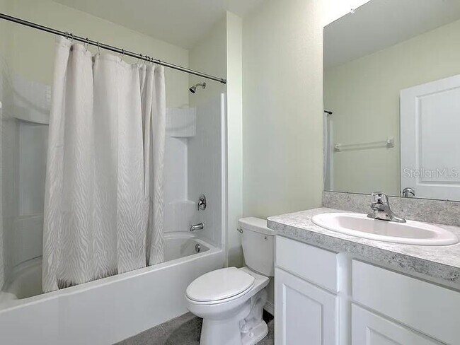 Building Photo - 16336 Little Garden Dr