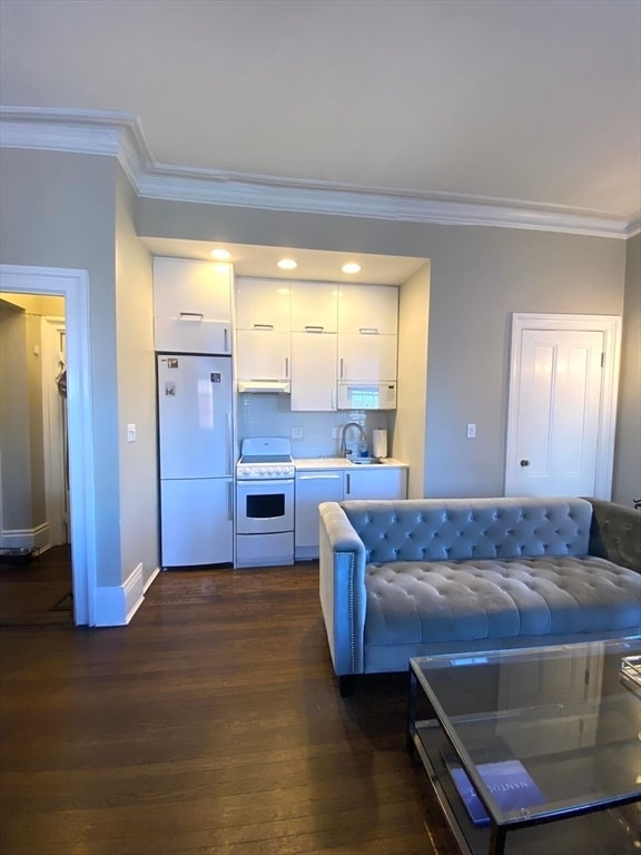 Building Photo - 2 Otis Pl