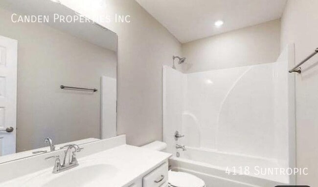 Building Photo - 4118 Suntropic-