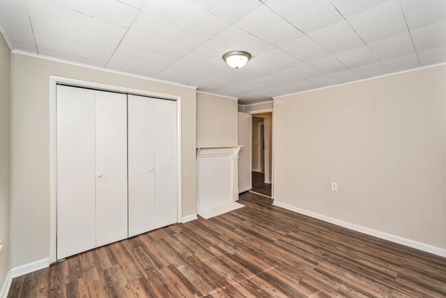 Building Photo - Charming Renovated 2BR Home – Full of Char...