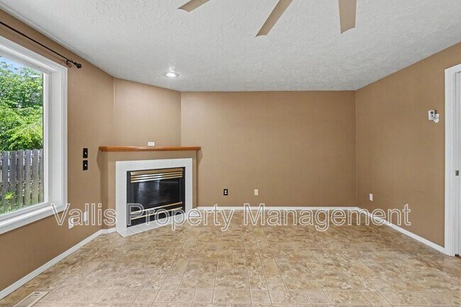 Building Photo - 1075 Mildred Ln SE