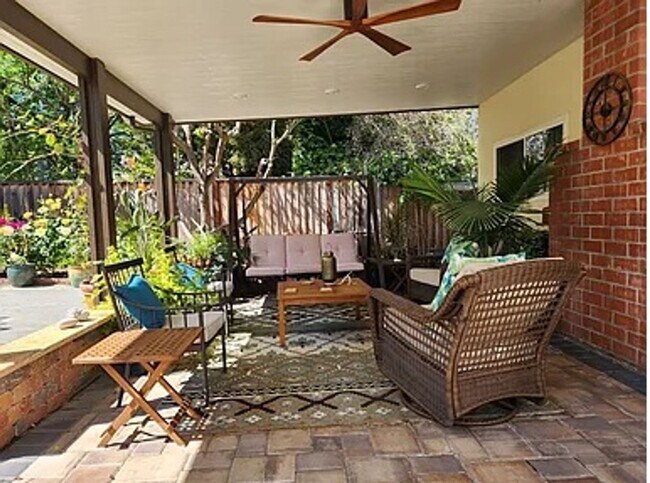 Building Photo - $4990 -- BEAUTIFUL 4BED HOME IN MISSION VA...