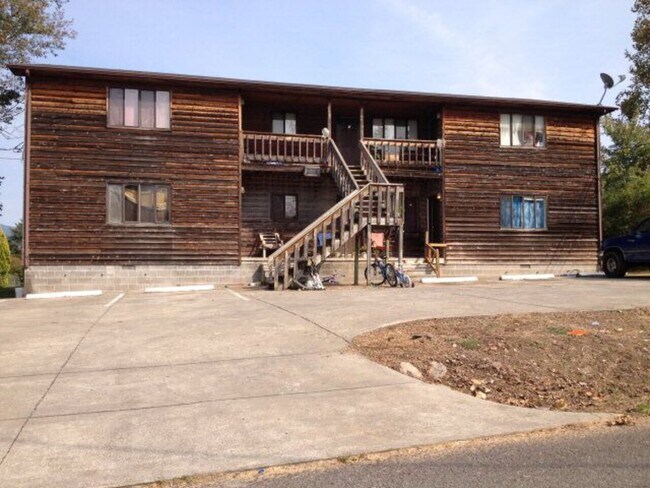 Building Photo - Wilbanks Apartments