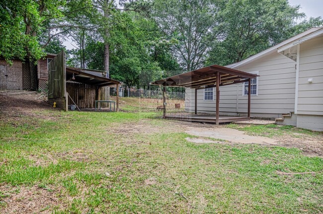 Building Photo - 5724 Sanford Ave