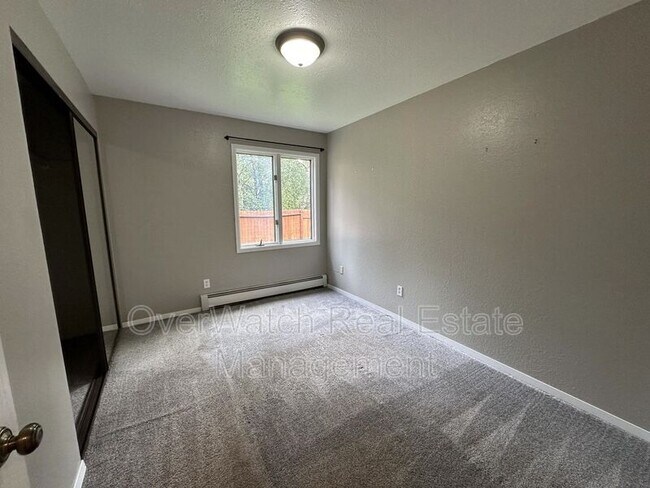Building Photo - 6121 De Armoun Rd