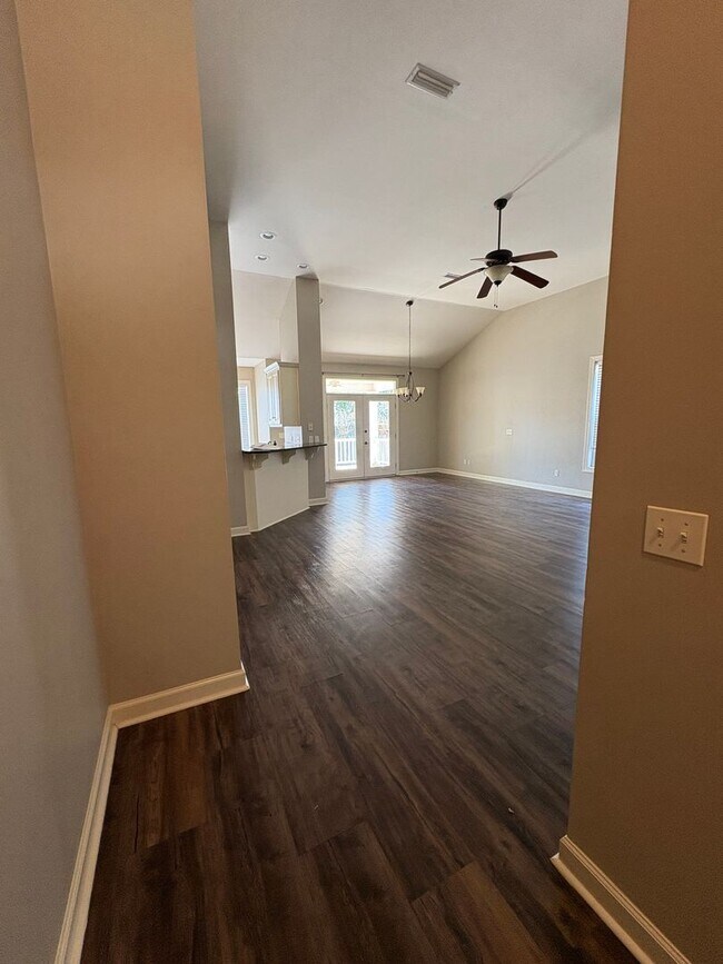 Building Photo - 540 Orchard Cir