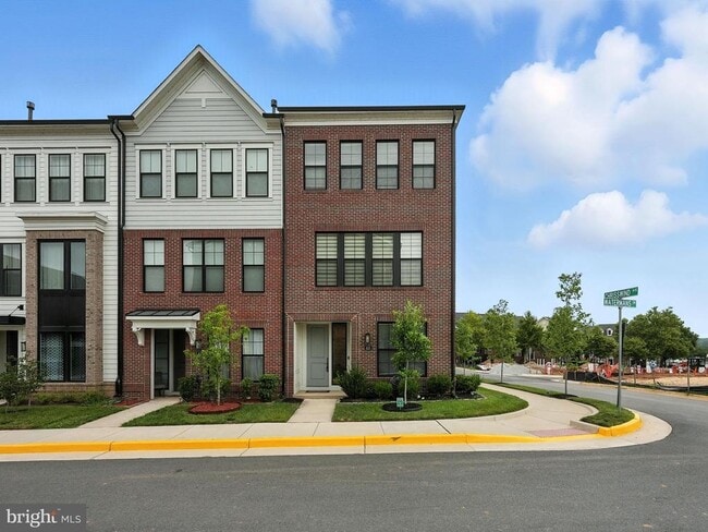 Building Photo - 610 Watermans Dr
