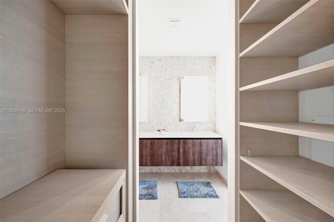 Building Photo - 88 SW 7th St