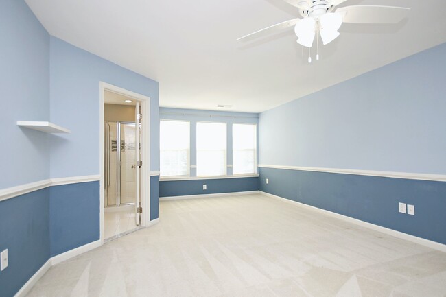 Building Photo - Pet Friendly End-unit Pantops Townhome (Ap...