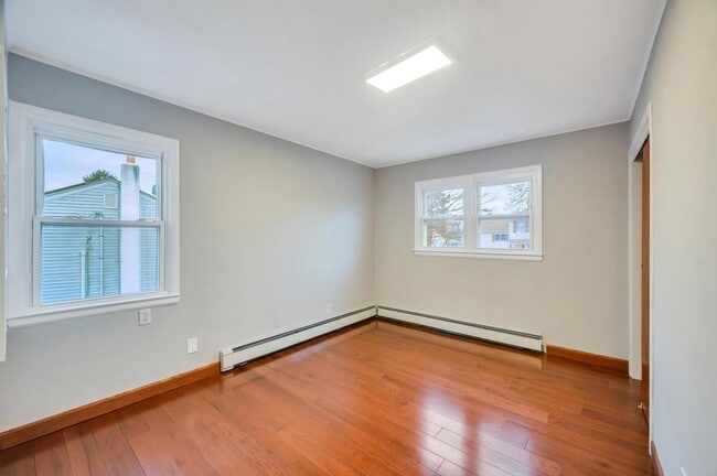 Building Photo - 11 Gardenia Ln