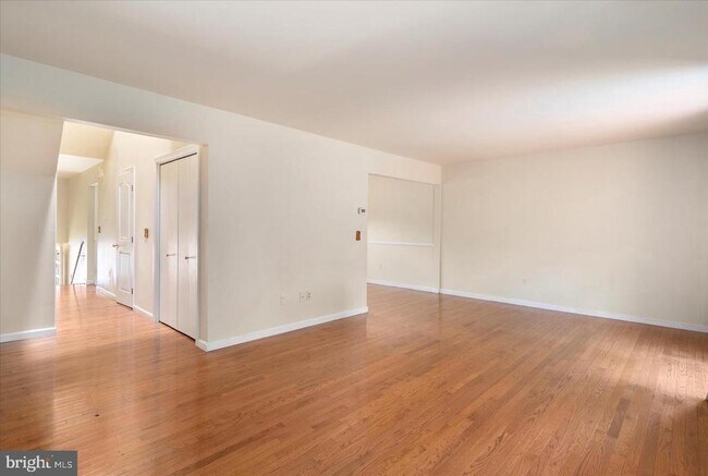 Building Photo - 416 Five Farms Ln