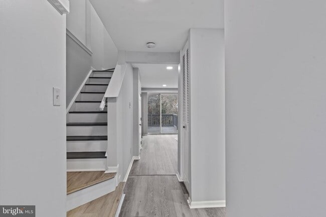 Building Photo - 70 Dorchester Cir