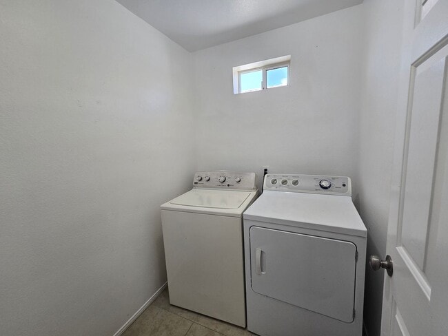 Building Photo - 2142 Trebbiano Way